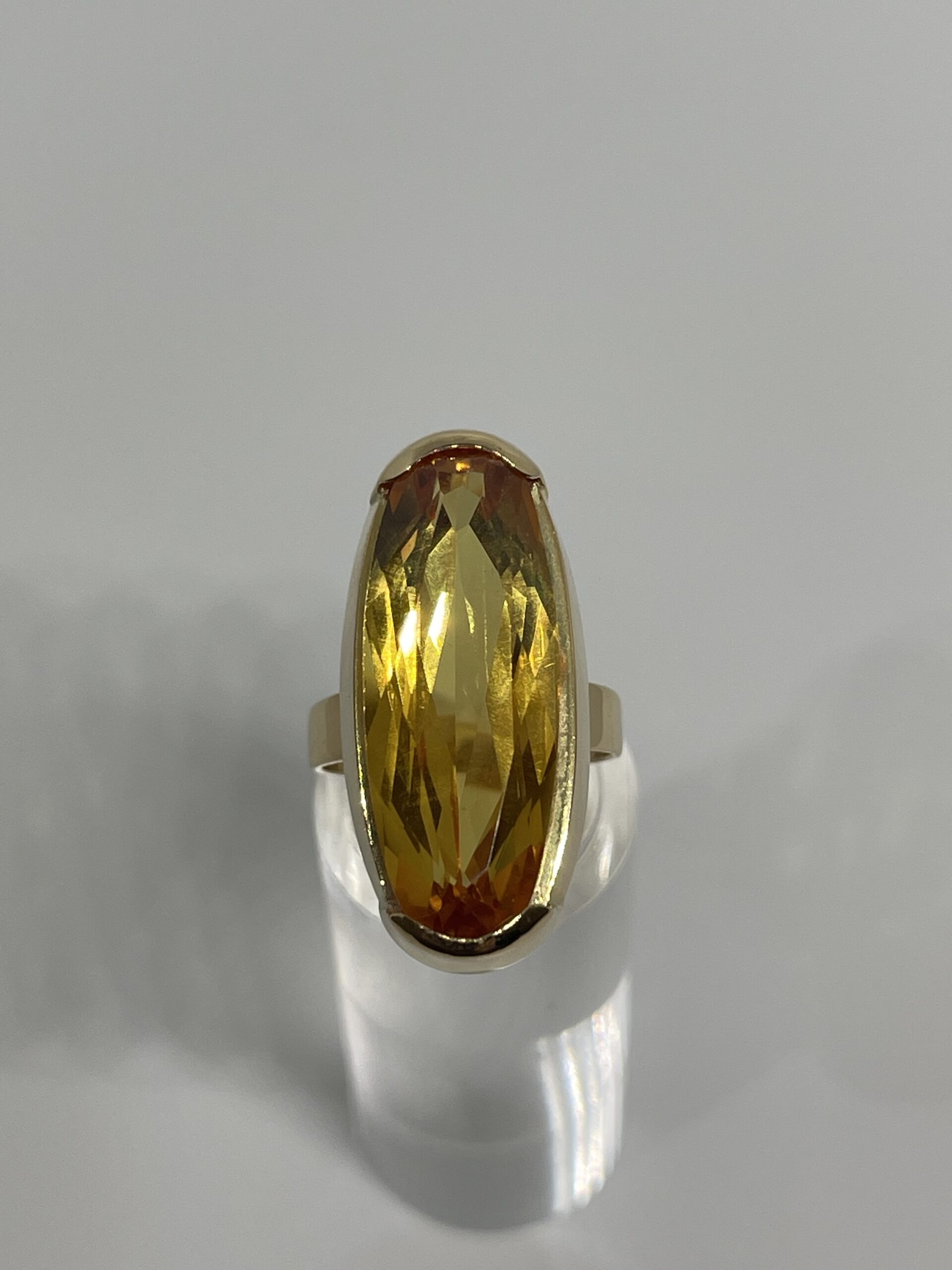 Sortija de Oro Amarillo 18 Quilates. - Imagen 4