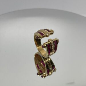 Sortija de Oro 18 Quilates y Rubíes.
