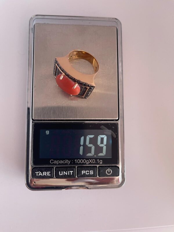 Sortija de Oro con Diamantes Negros y Coral. - Imagen 11