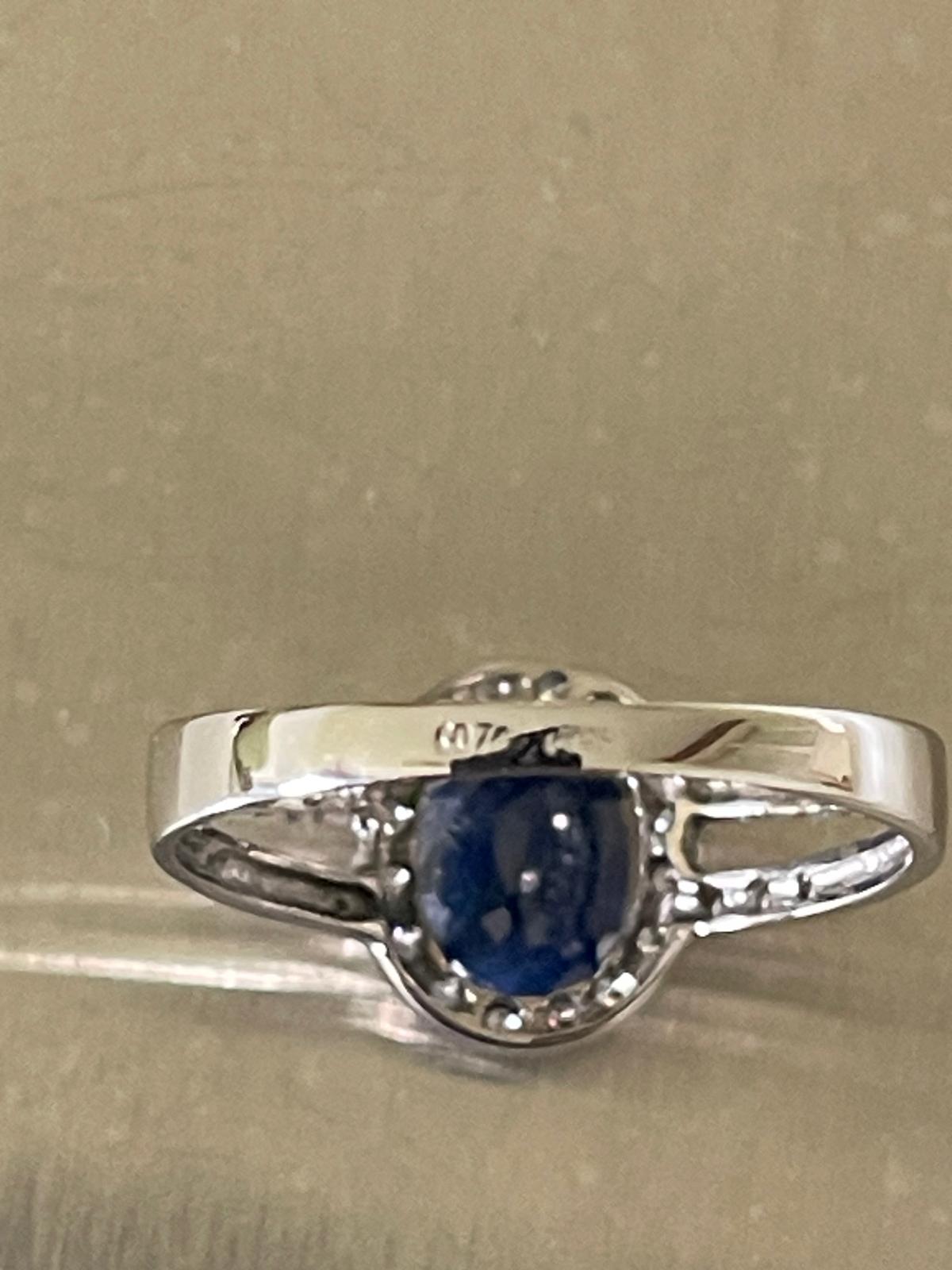 Sortija de Oro Blanco y Zafiro - Imagen 5