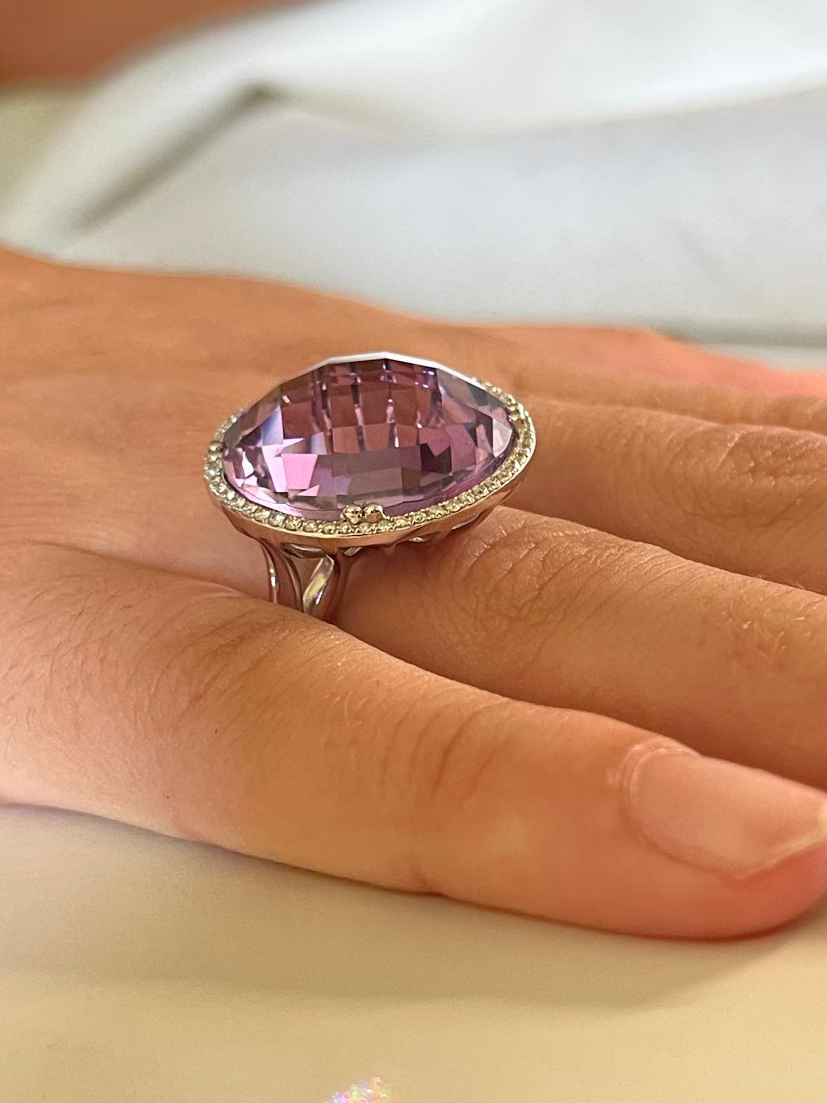 Sortija de Oro Blanco con Amatista y Diamantes. - Imagen 11