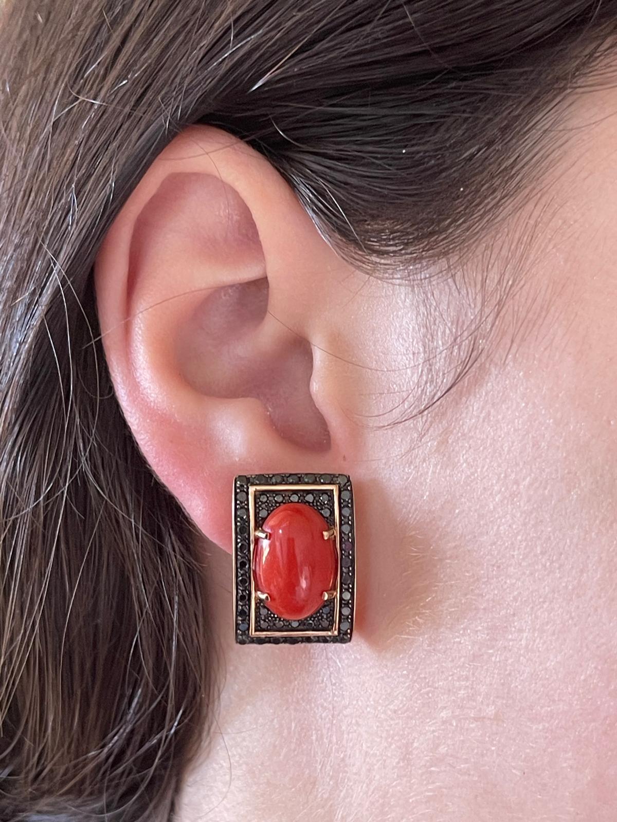 Pendientes de Oro con Diamantes Negros y Coral. - Imagen 2