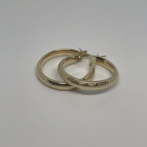 Pendientes Criolla de Oro con Greca Clásica, Estilo Elegante.