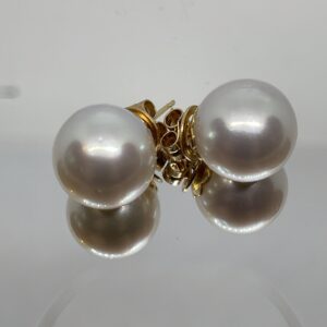 Pendientes de Oro de Alta Joyería con Perlas Cultivadas de los Mares del Sur 14mm