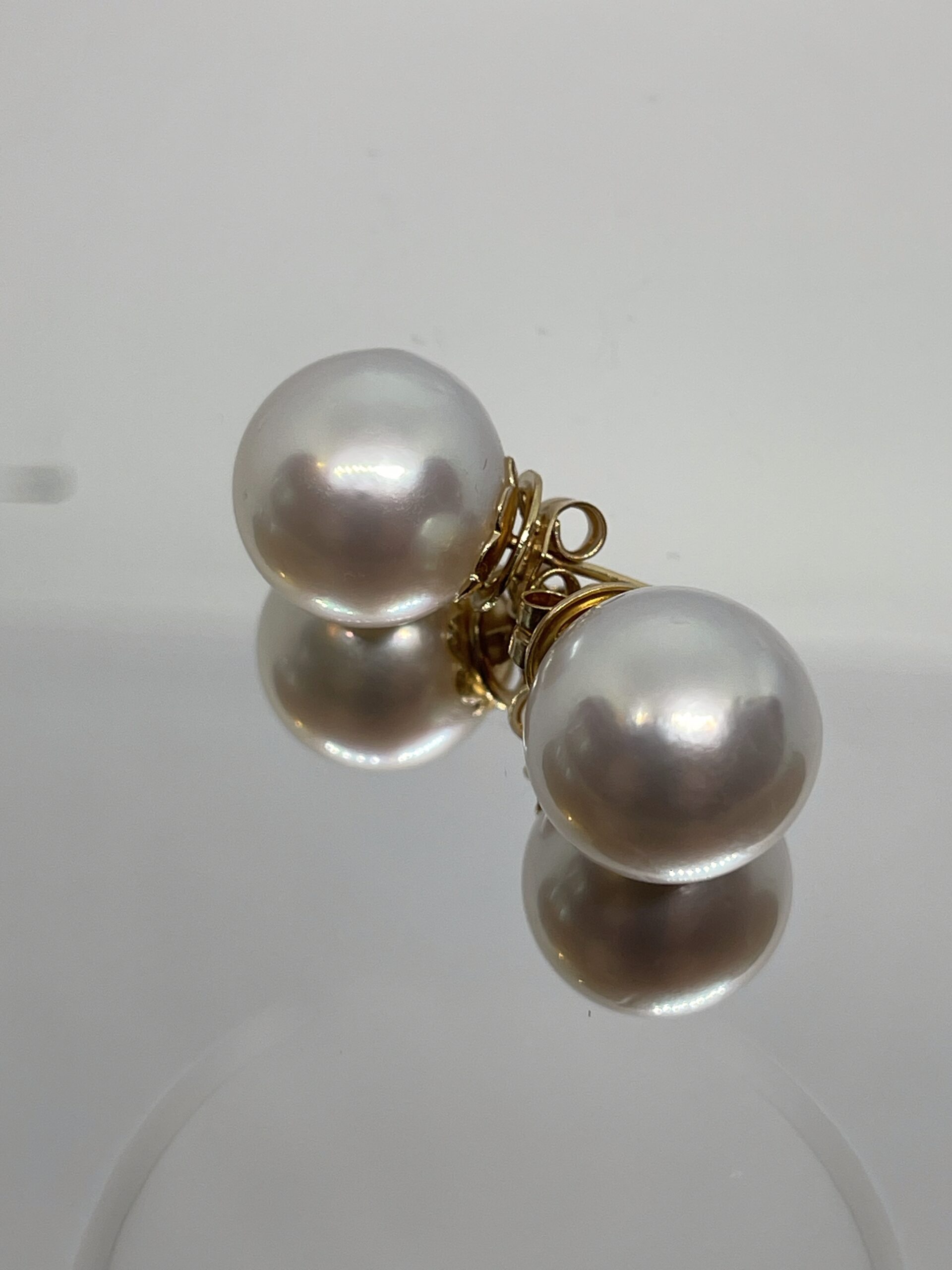 Pendientes de Oro de Alta Joyería con Perlas Cultivadas de los Mares del Sur 14mm - Imagen 2