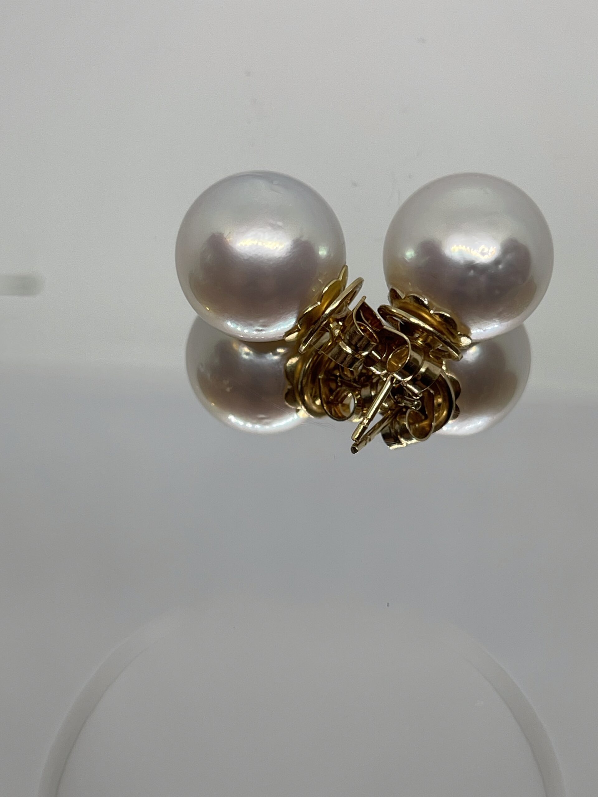 Pendientes de Oro de Alta Joyería con Perlas Cultivadas de los Mares del Sur 14mm - Imagen 3