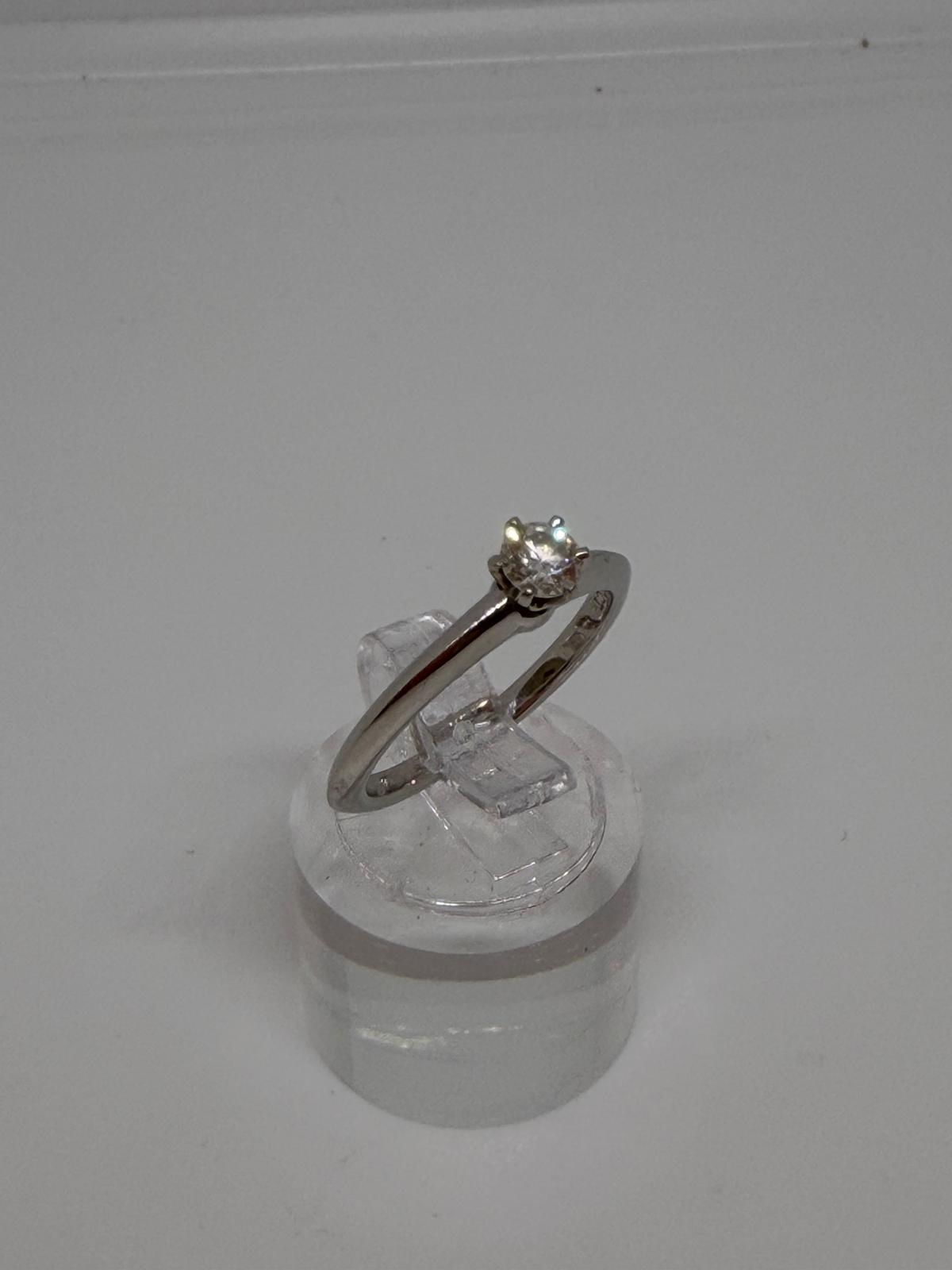 Sortija de Platino Tiffany & Co. y Diamantes.