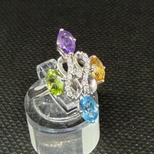 Sortija de oro , Diamantes y Piedras Preciosas